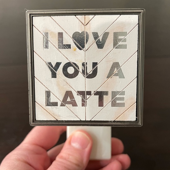 Bath and Body Works Wallflowers Warmer - Picture 1 of 1